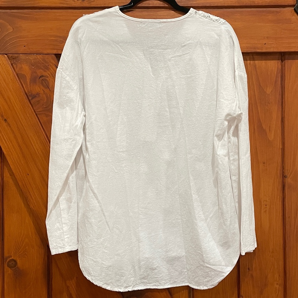 NORACORA White Top with Blue Floral Design Sz XL - Picture 3 of 7